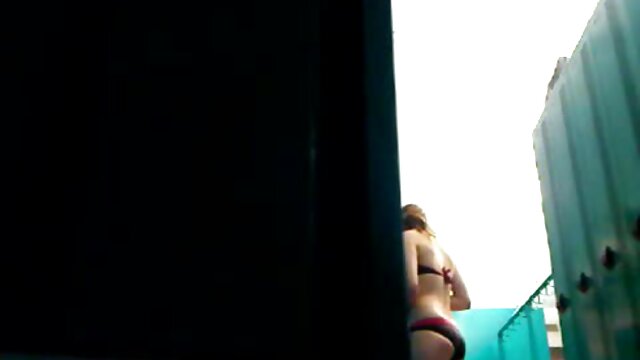 A buja szexpot, szőrös pina Riley Reid szép szopást ad kedvesének